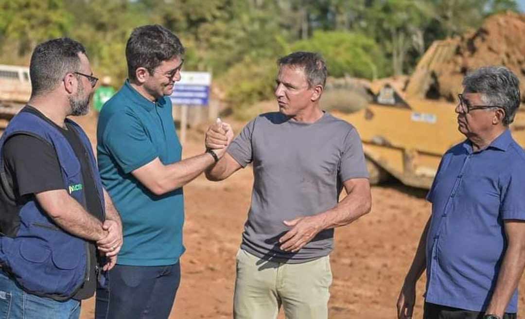 Ao lado de Bittar, Gladson vistoria obras da Ponte do Sibéria e da Variante em Xapruri e agradece a Bolsonaro