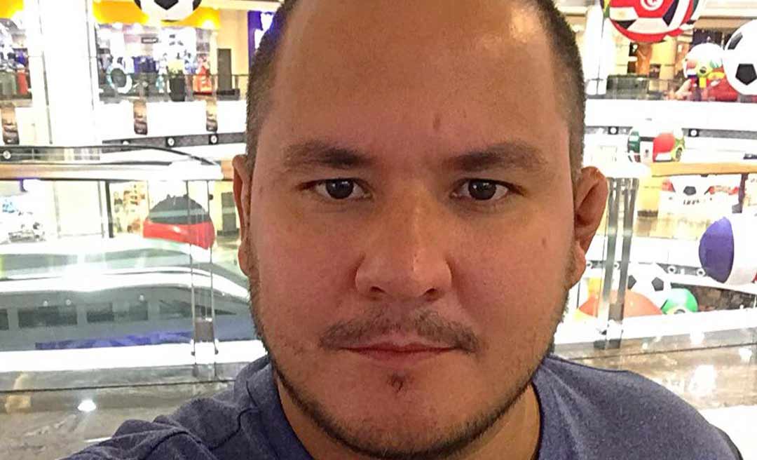 Do outro lado do planeta, filho de Edmundo Pinto critica Gladson: “idolatria a própria imagem”