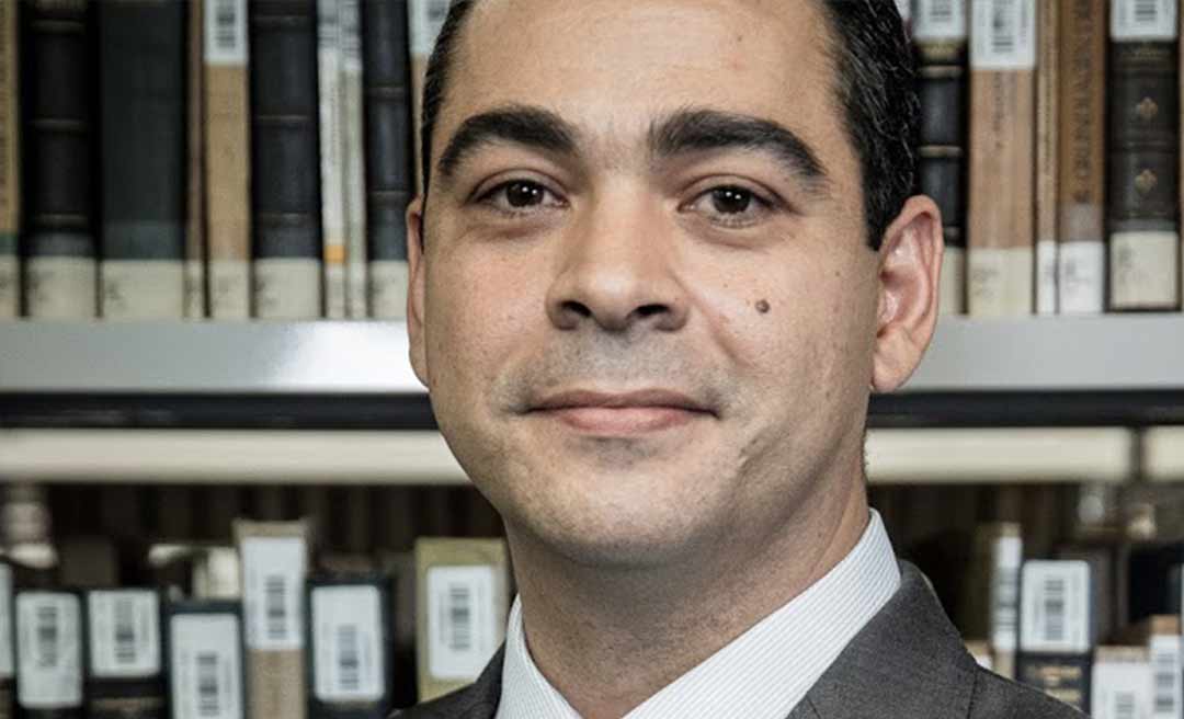 Aleac concede título de cidadão benemérito a juiz federal que proferiu decisões contra servidores da Casa acusados de fraude