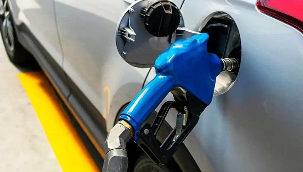 Calixto afirma que Estado perderá R$ 100 milhões com redução de ICMS e diz que não haverá diminuição no preço da gasolina