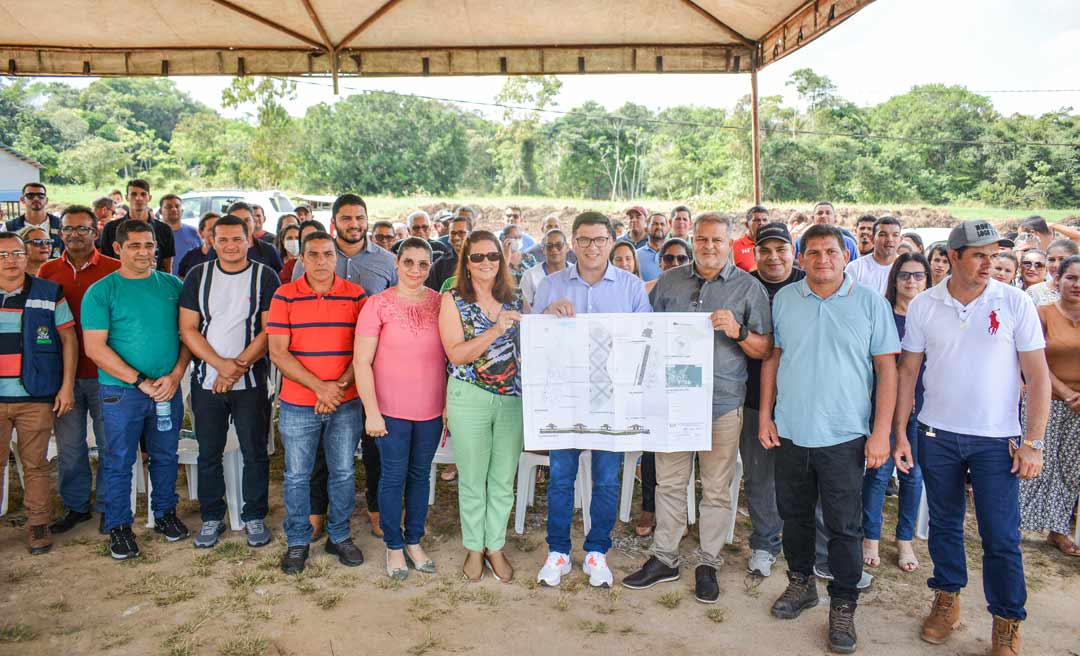 Em Mâncio Lima, obra de construção do sambódromo recebe visita técnica do Estado e da prefeitura