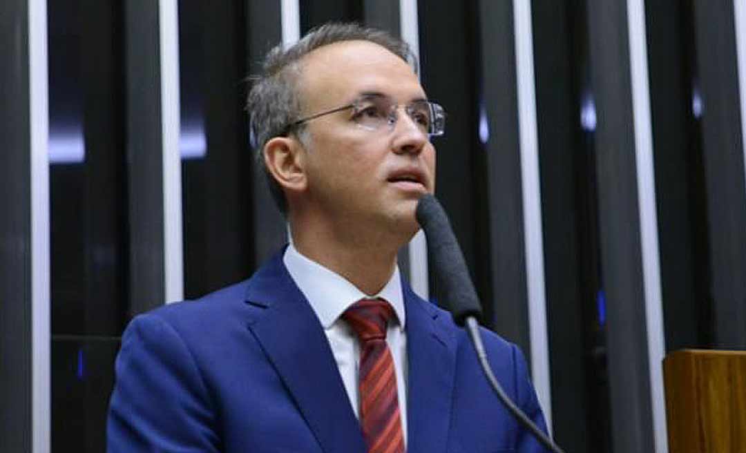 Leo de Brito diz que se abrir caixa preta do “orçamento secreto” muitos políticos serão presos