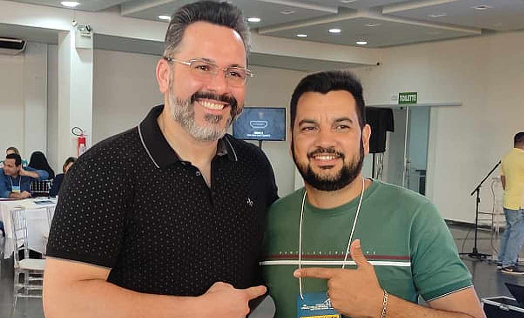 Jorge Lucas participa de evento do UB; o médico foi representar o PL