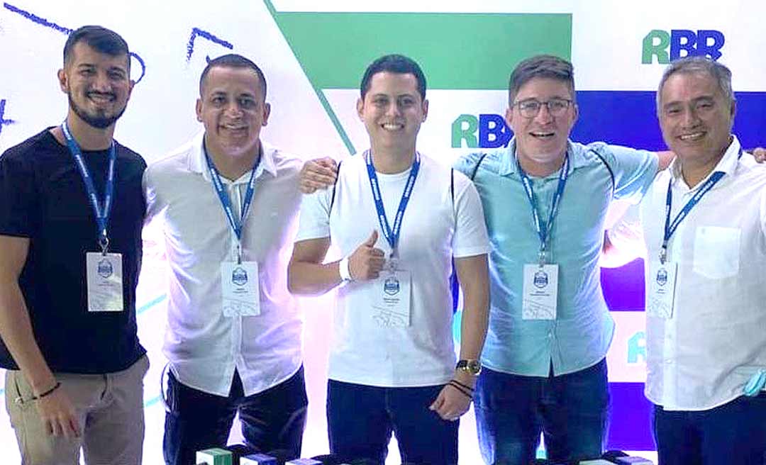 Acreanos se formam em escola política com aulas de Michel Temer