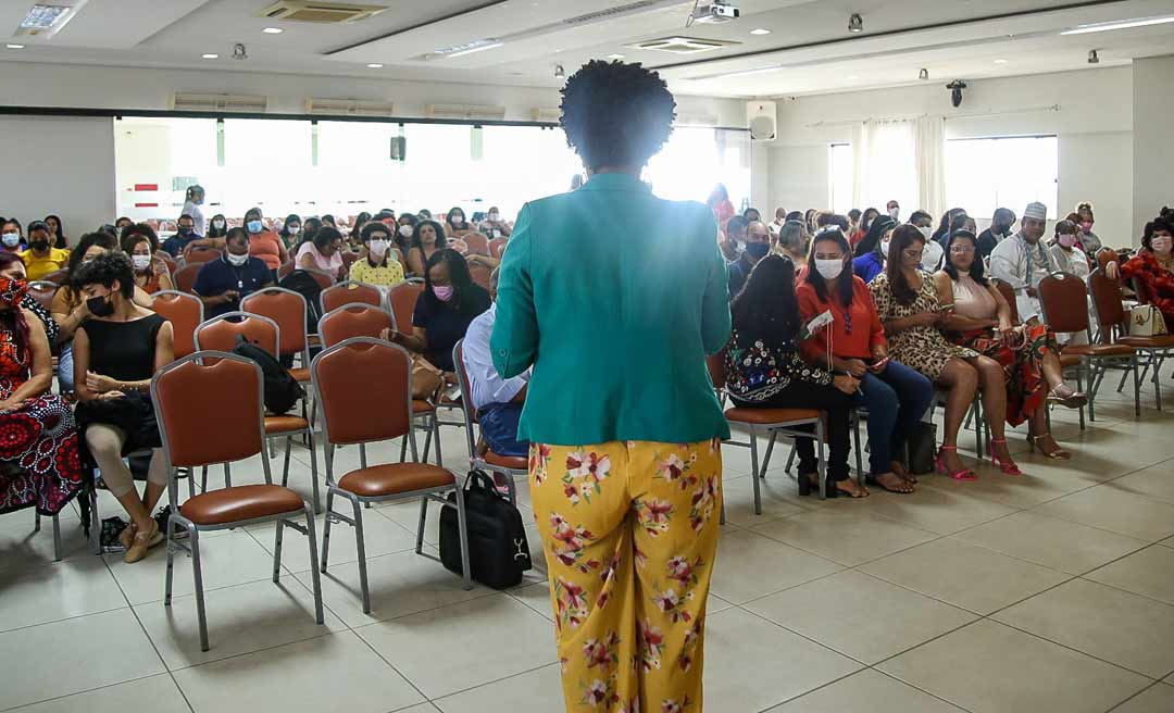 Abertura da Quinzena da Mulher Negra é realizada no Palácio do Comércio, em Rio Branco