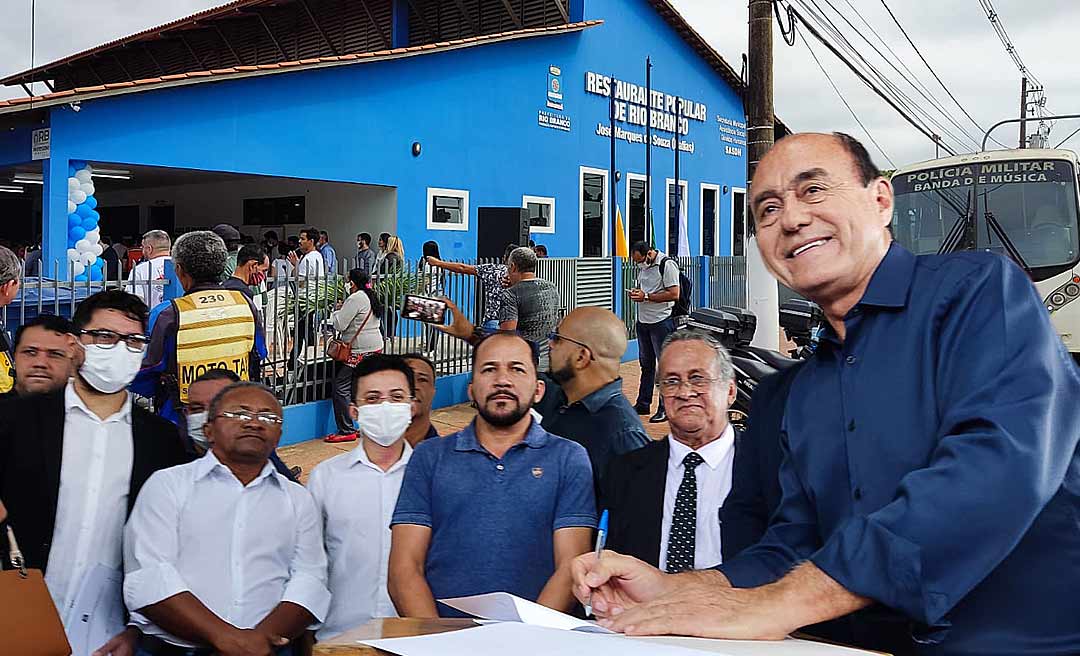 Bocalom reinaugura o Restaurante Popular