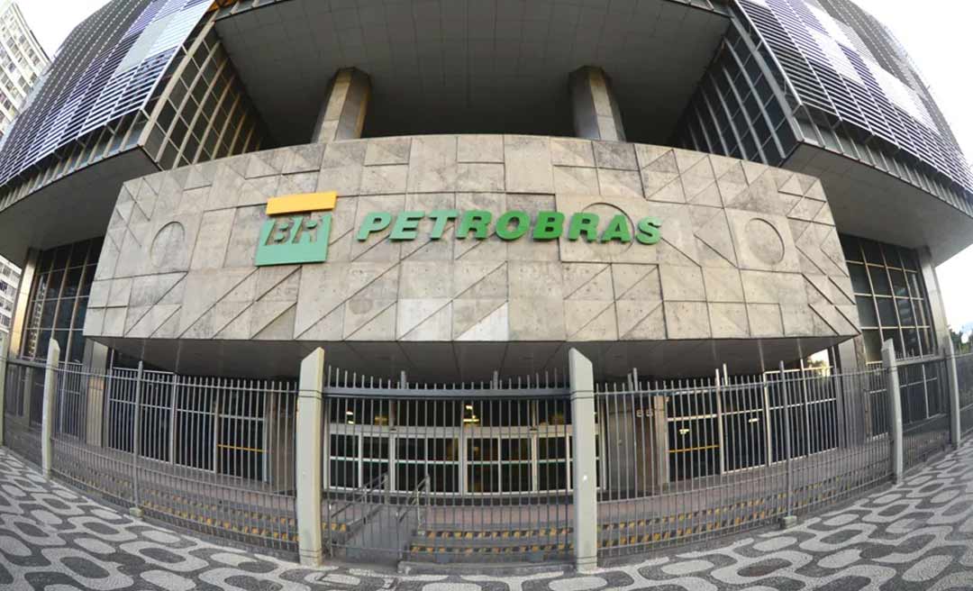 Petrobras anuncia redução de 4,92% da gasolina a partir de quarta-feira