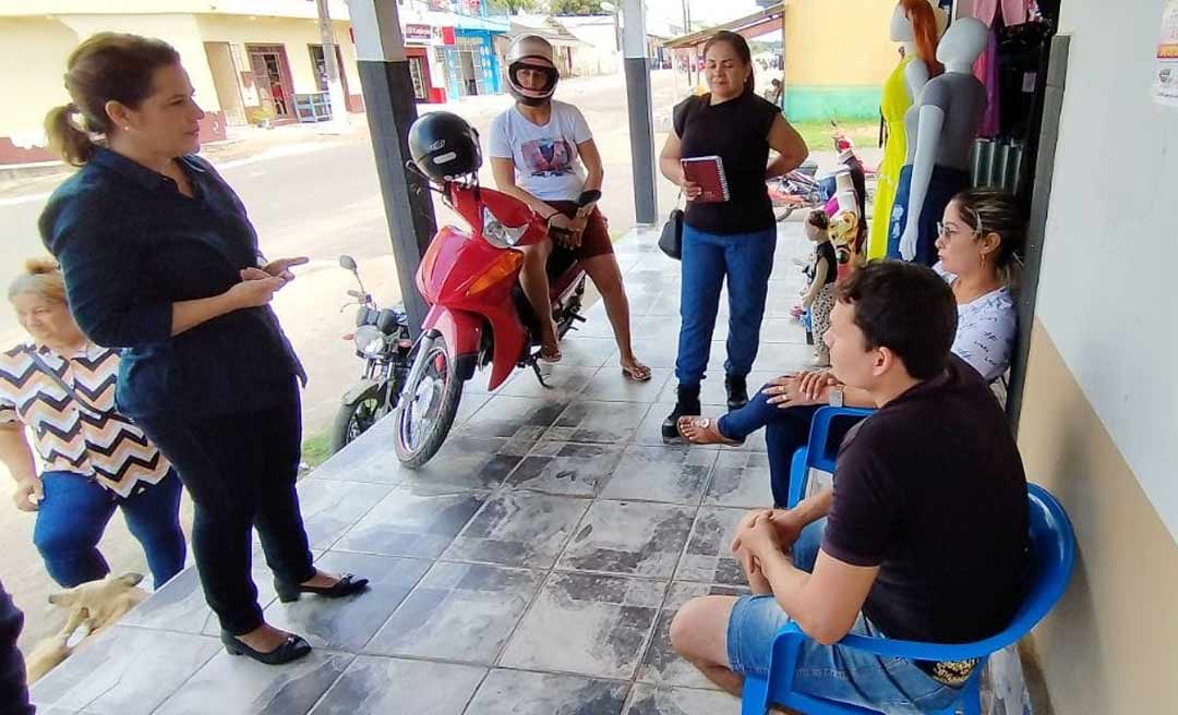 Mara Rocha faz caminhada em Rodrigues Alves fala de obras do MDB na gestão de Sebastião Correia e recebe apoio de comerciantes locais