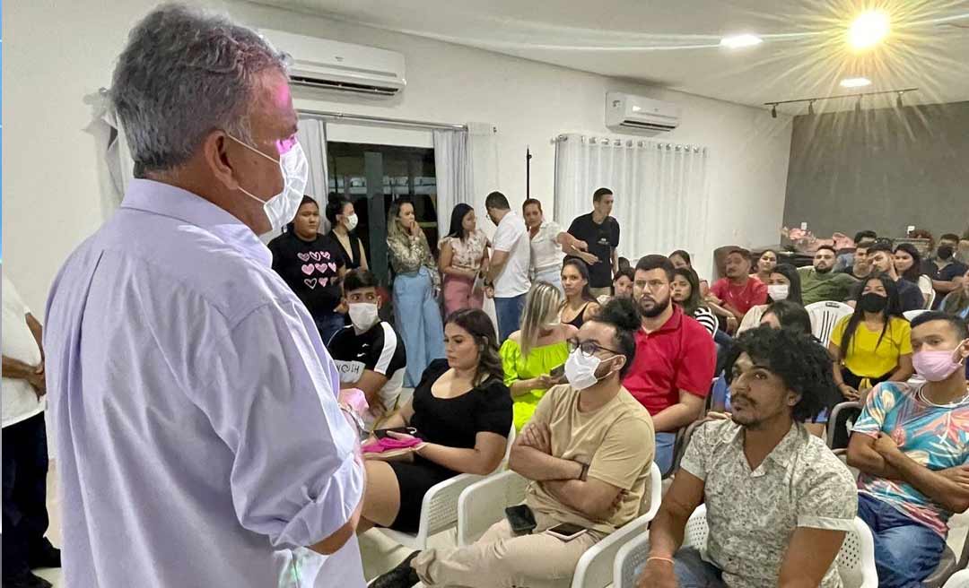 Senador Petecão recebe propostas de representantes da cultura, esporte e juventude para o plano de governo