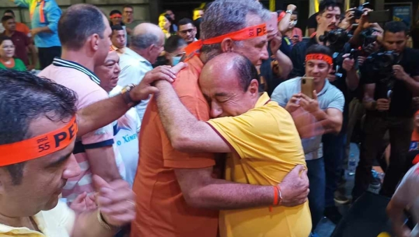 Ao lado de Bocalom, Petecão é oficializado candidato a governador, diz que vai ganhar no 1º turno e cutuca Gladson: “Não tem nem chapa”