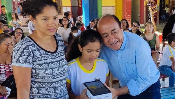 Vice-presidente mundial da Samsung destaca projeto de Bocalom como modelo de sustentabilidade e inclusão tecnológica para alunos de comunidades carentes