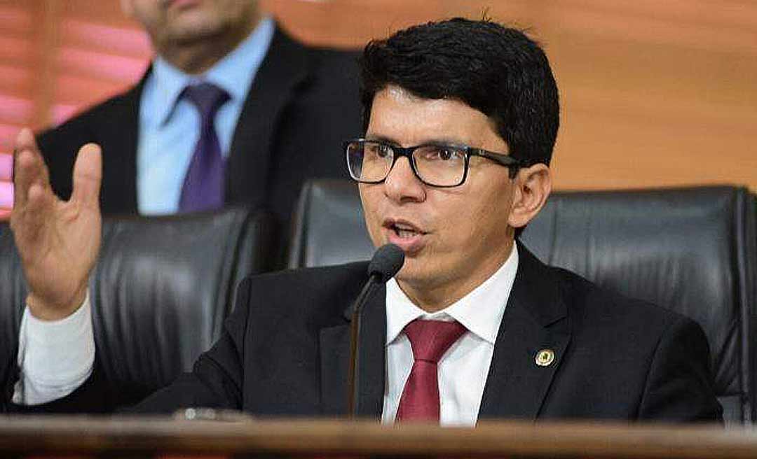Jenilson está impaciente com a indecisão de JV