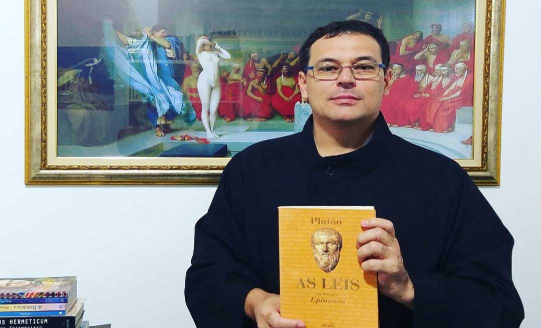 Sanderson Moura critica “estrelismo” de JV: “Quem aceitou o jogo dele hoje está penando”