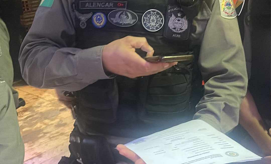 VÍDEO: Tenente da PM é acusado de fechar estabelecimento na Expoacre antes do horário