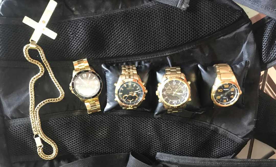 Homem é preso em casa no centro de Cruzeiro do Sul em posse de vários produtos de roubo