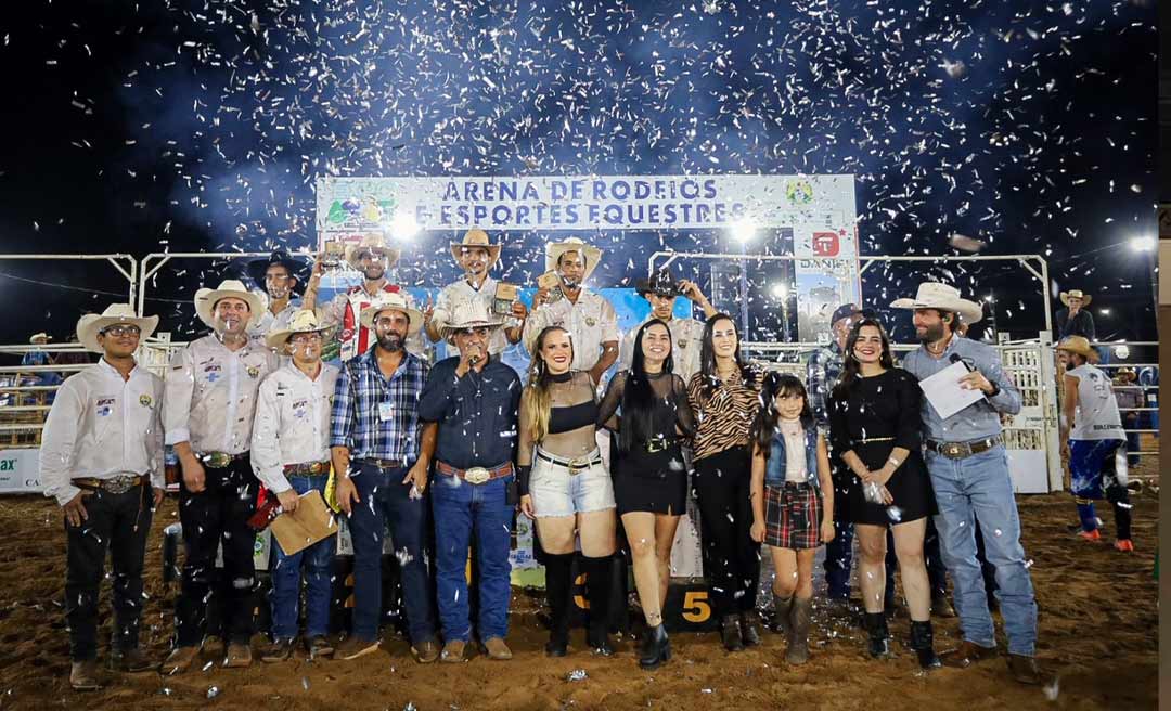 Acreanos vencem grande final do rodeio na Expoacre