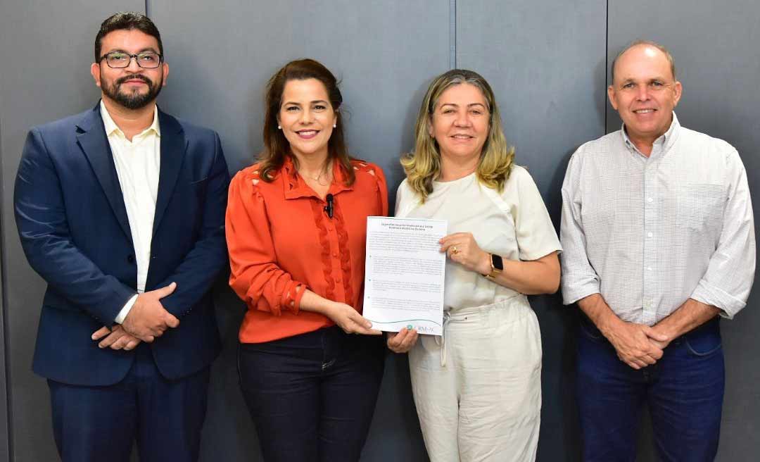 Mara recebe sugestão do CRM para seu Plano de Governo e diz que vai equipar hospitais e humanizar a saúde do Acre