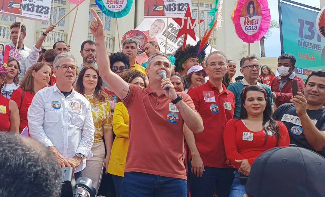 Em ato na frente do Palácio, Marcus Alexandre detona governo Gladson: “A única casa construída foi a do Papai Noel”