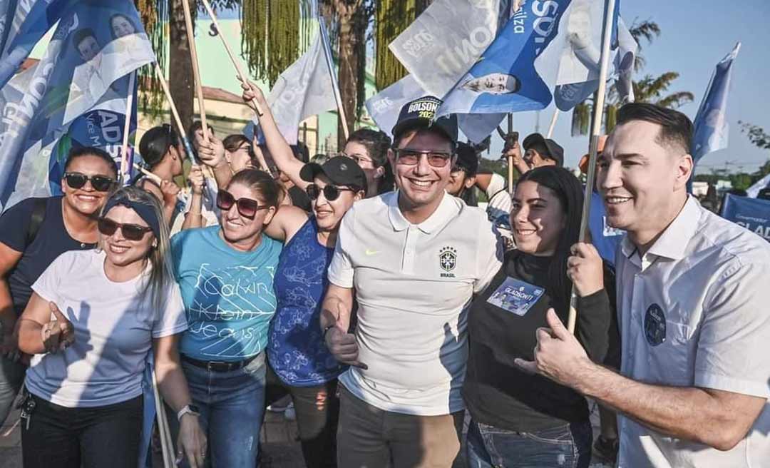 Com a militância, Gladson e Ney caminham pelo centro de Rio Branco e inauguram comitê de campanha