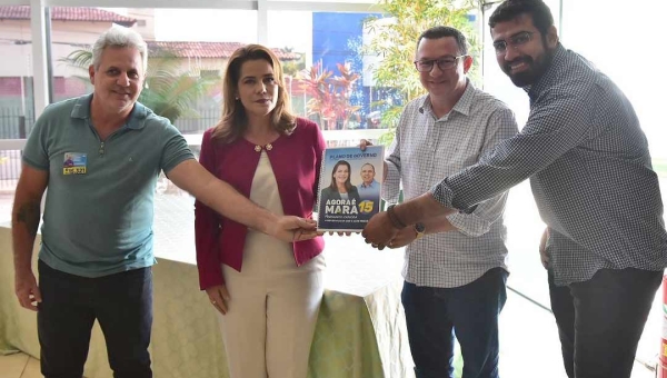 Mara entrega Plano de Governo a servidores da Amac, fala em desenvolvimento do Acre e promete parcerias com as prefeituras