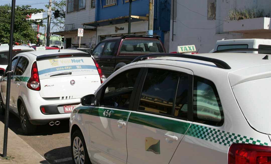 Taxistas recebem segunda rodada do auxílio de R$ 1.000 nesta terça