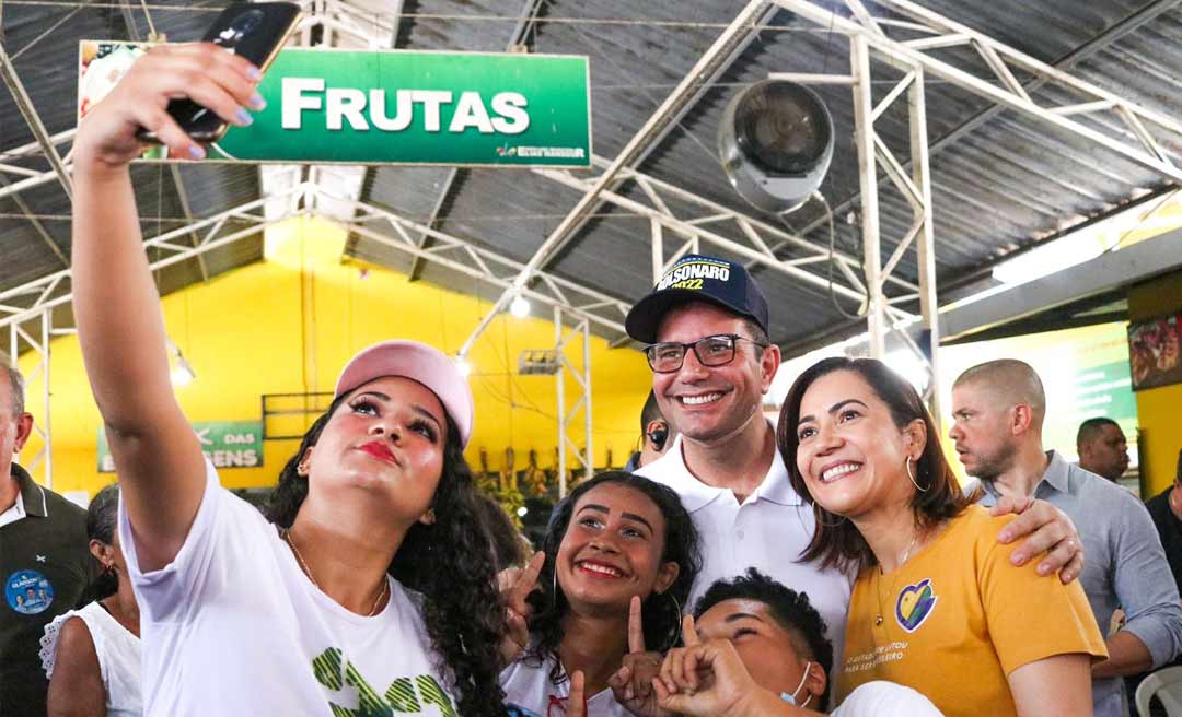 No Mercado Elias Mansour, Gladson conversa com feirantes e comerciantes e reafirma proposta para a produção e comércio