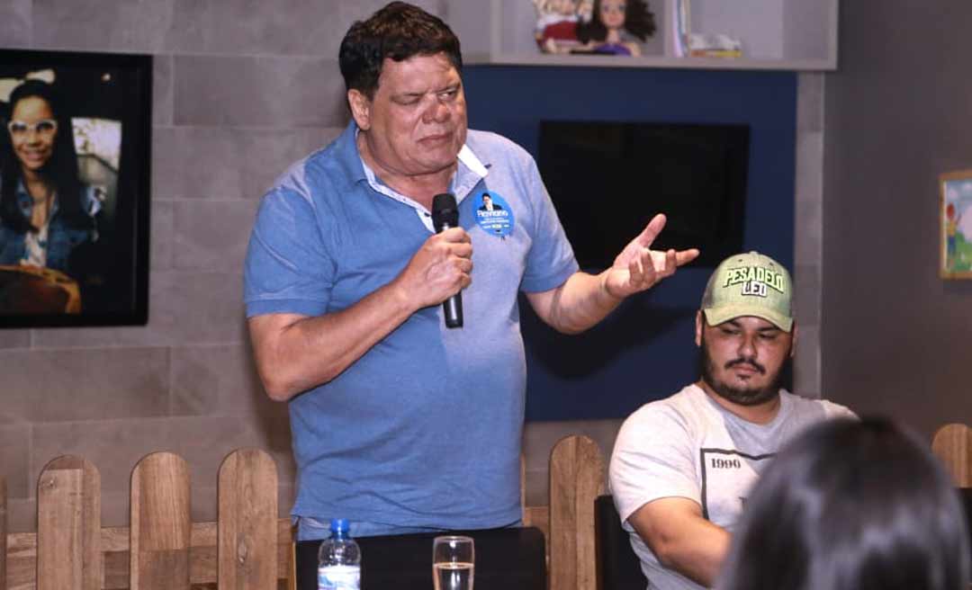 Flaviano conversa com colaboradores do Fricarnes e mais uma parceria é firmada