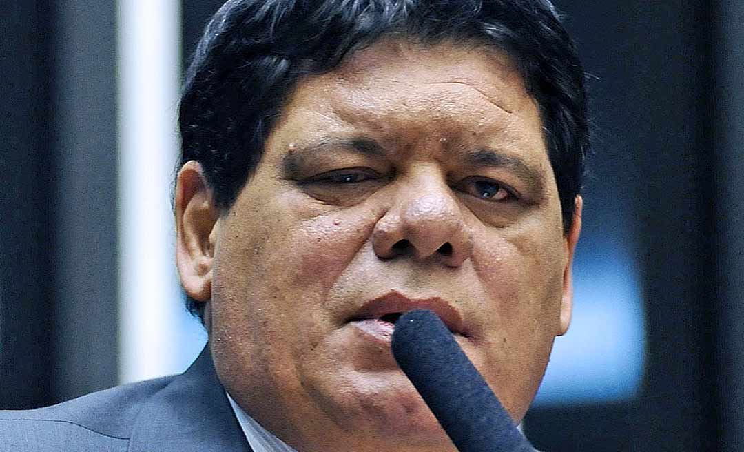 “Sempre apoiei e vou continuar apoiando a categoria”, diz Flaviano sobre suspensão do piso da enfermagem