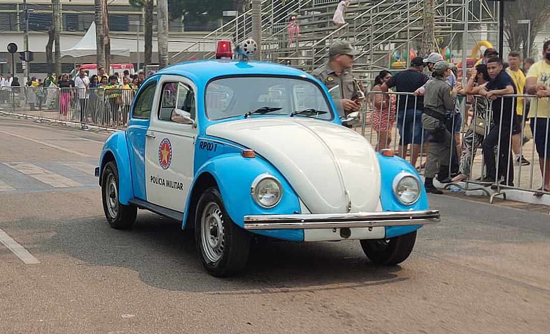 Estrela do desfile de 7 de Setembro, Manduquinha "morreu" no meio da avenida