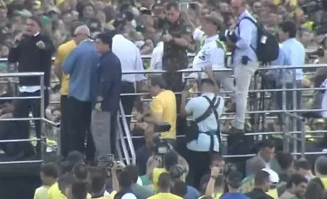 No RJ, Bolsonaro chama Lula de "quadrilheiro" e volta a criticar o STF