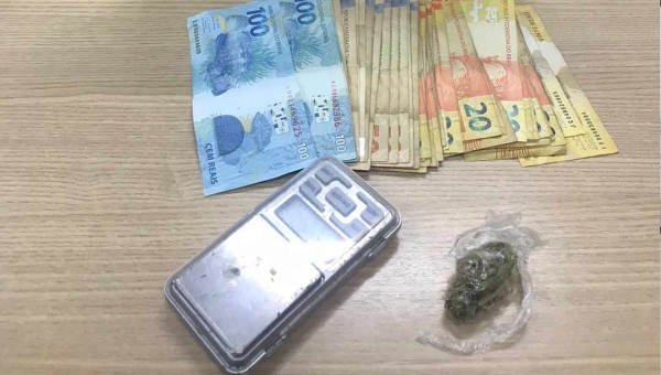 “Homicida” é preso em flagrante com maconha e dinheiro no bairro Conquista