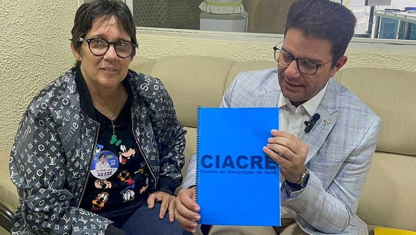 ”Wania é uma das responsáveis pela conquista da ponte do 2º Distrito de Sena”, diz Gladson"