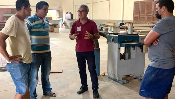Em visita ao polo moveleiro de Cruzeiro do Sul, Jorge Viana garante investimentos para o setor