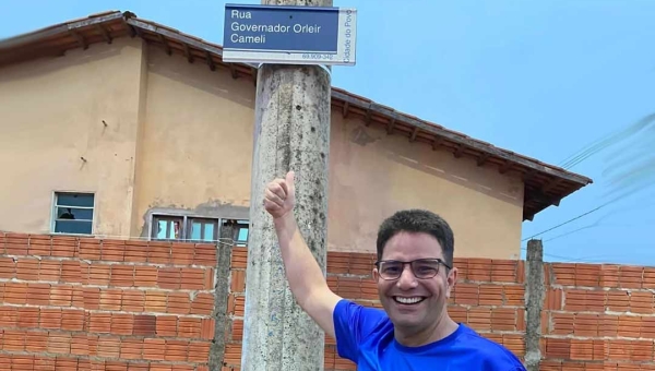 Gladson encerra carreata em rua que leva o nome de Orleir Cameli na Cidade do Povo e destaca legado do tio