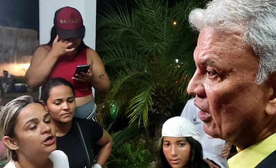 Petecão chega para o debate e conversa com familiares de presos