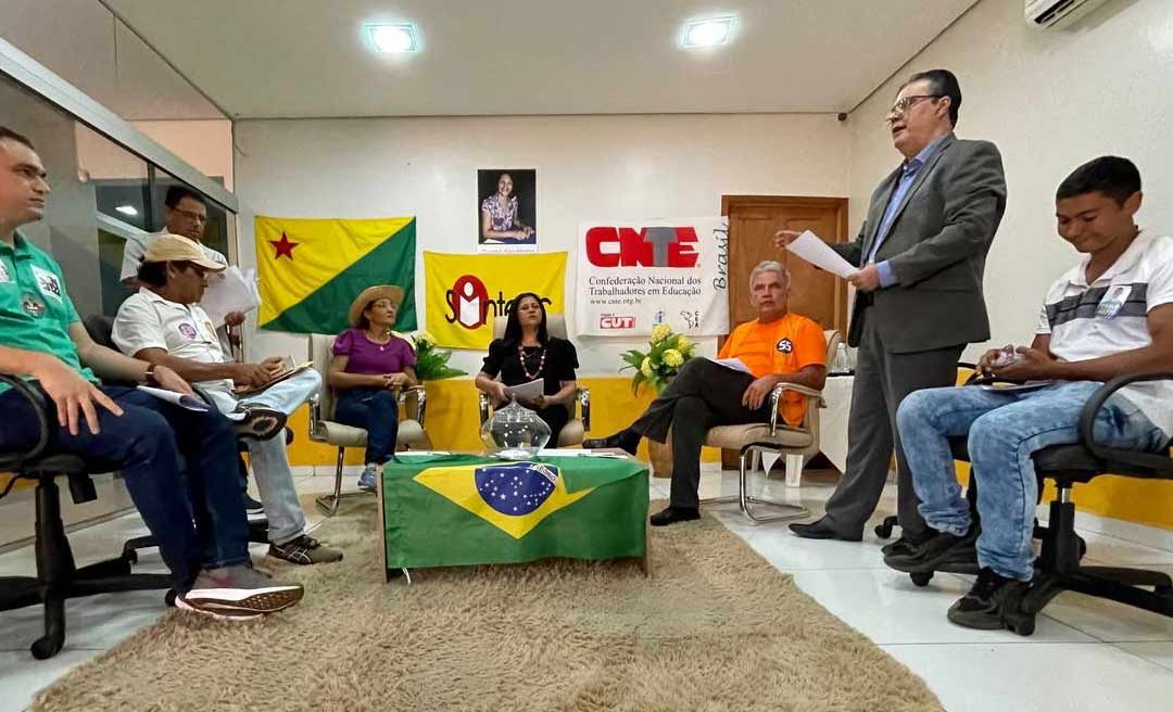 Petecão se reúne com direção do SINTEAC e diz que prioridade é restabelecer PCCR