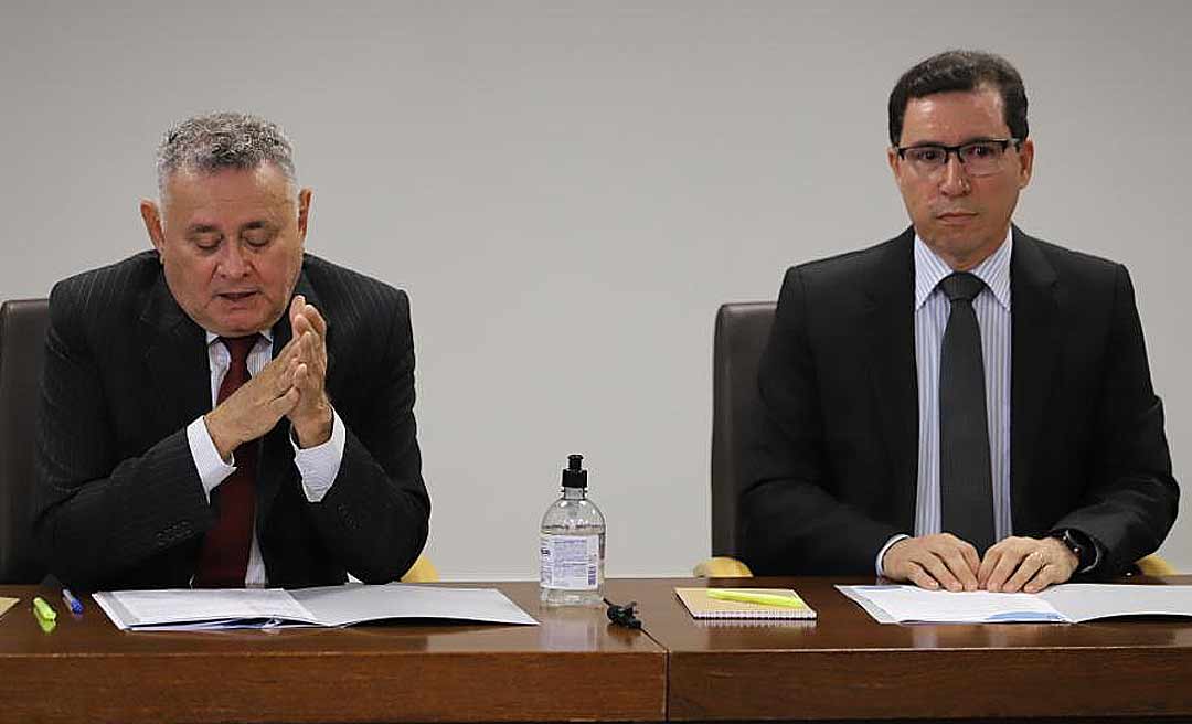 Justiça Eleitoral do Acre reforça: celular não é permitido na cabina de votação