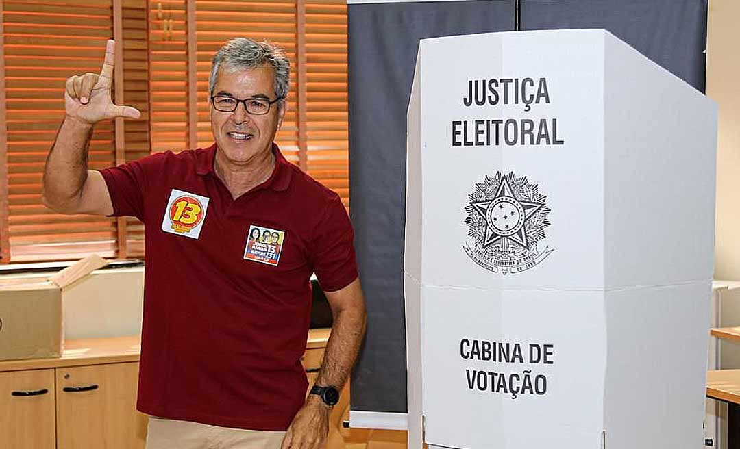 Jorge Viana “fura fila” e vota na Assembleia Legislativa: “Queremos ver o Acre sendo motivo de orgulho!”