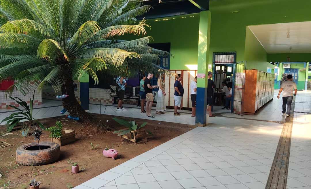 Movimento de eleitores ainda é pequeno nas primeiras horas deste domingo de eleições