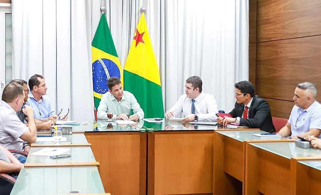 Em primeira reunião pós-eleição, Cameli cobra transparência e garante manter secretários