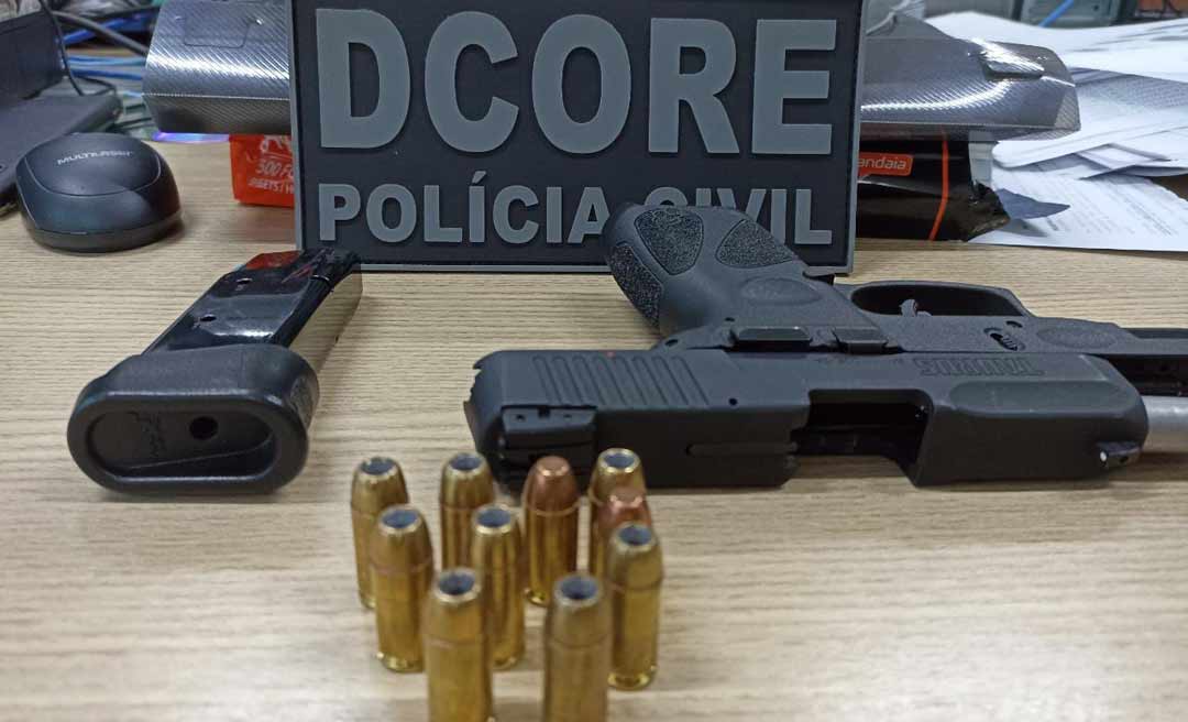Homem é preso em flgrante após tentar intimidar equipe de policiais civis com pistola