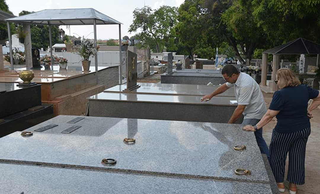 Pessoas que queiram limpar ou construir túmulos nos cemitérios públicos têm até dia 20 de outubro
