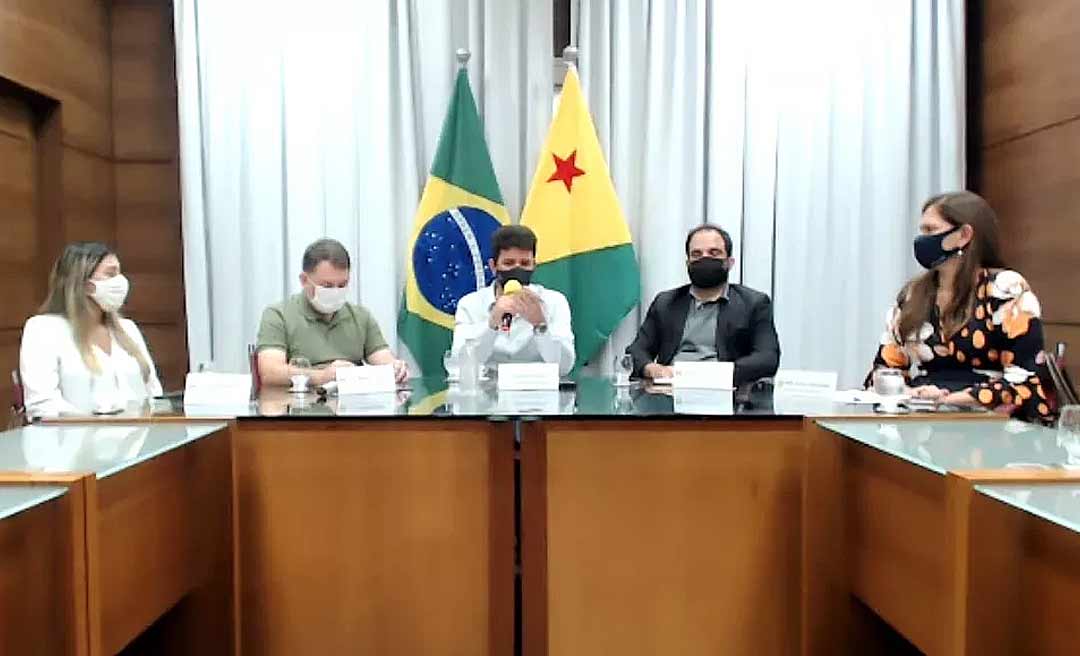 Gladson Cameli encerra comitê da covid-19 no Acre