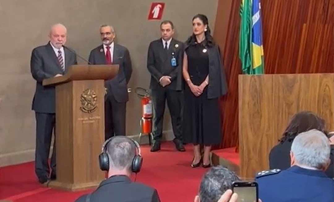 Jorge Viana publica vídeo de diplomação de Lula e diz: “Um privilégio viver esse emocionante e histórico momento”