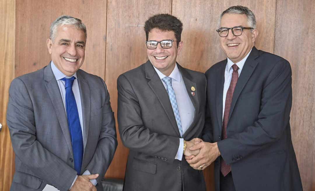 Só falta fazer o L - Bolsonarismo vira passado para Gladson, que se aproxima do governo Lula