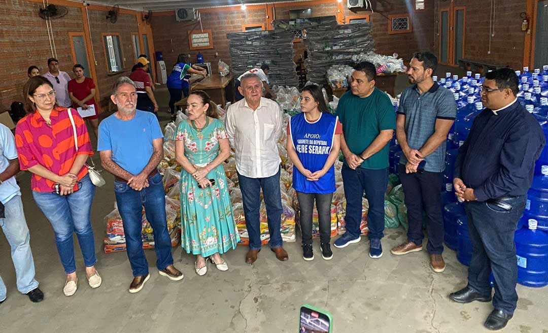 Com apoio de Meire Serafim e Gilberto Lira, Mazinho entrega ao TJ Acre sacolões, kits de limpeza e água para desabrigados na Capital