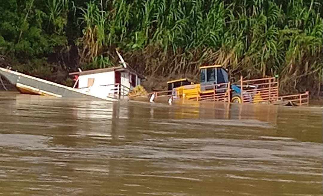 Derramamento de óleo no rio Tarauacá após naufrágio de balsas será investigado pelo MPAC