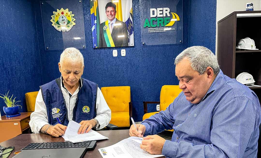 Mazinho Serafim assina convênio de R$ 500 mil com o governo para abertura e manutenção de ramais em Sena Madureira
