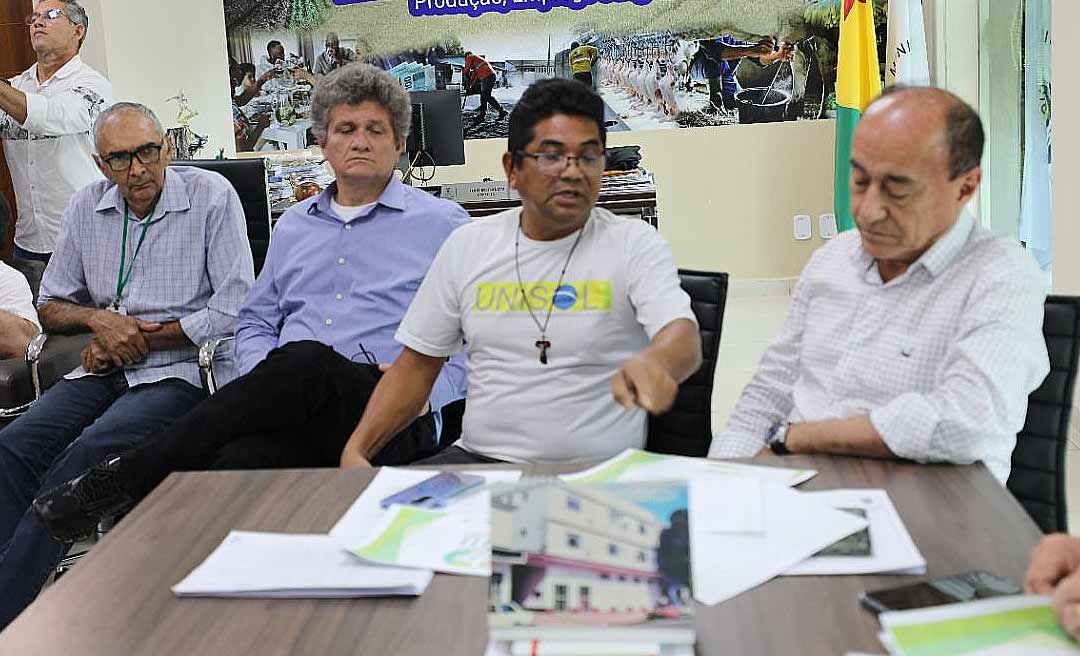 Comissão organizadora da VIII Ecoflores apresenta feira para o prefeito Bocalom e pede apoio institucional para realização do evento