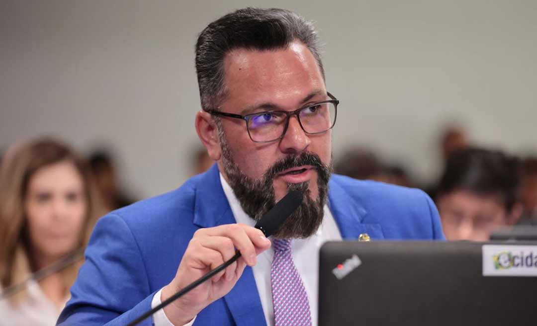 Sobre escassez de voos e preços exorbitantes, Alan Rick dispara: "Não aceito. Vamos continuar cobrando até resolverem"